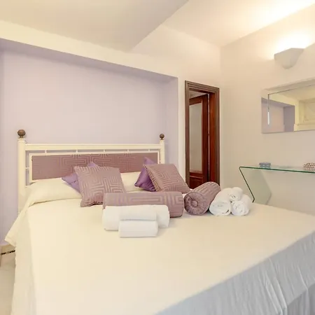 Quattro Colonne, Apartment