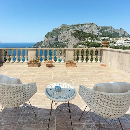 Quattro Colonne, Apartment *
